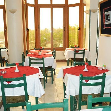 Nile Hotel Aswan Exterior foto