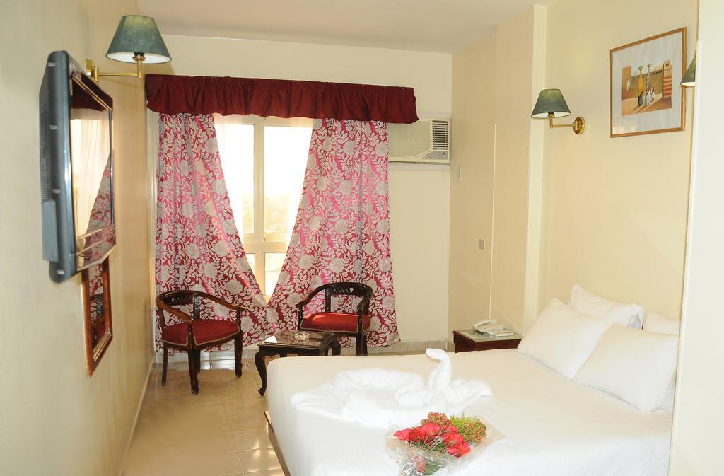 Nile Hotel Aswan Exterior foto