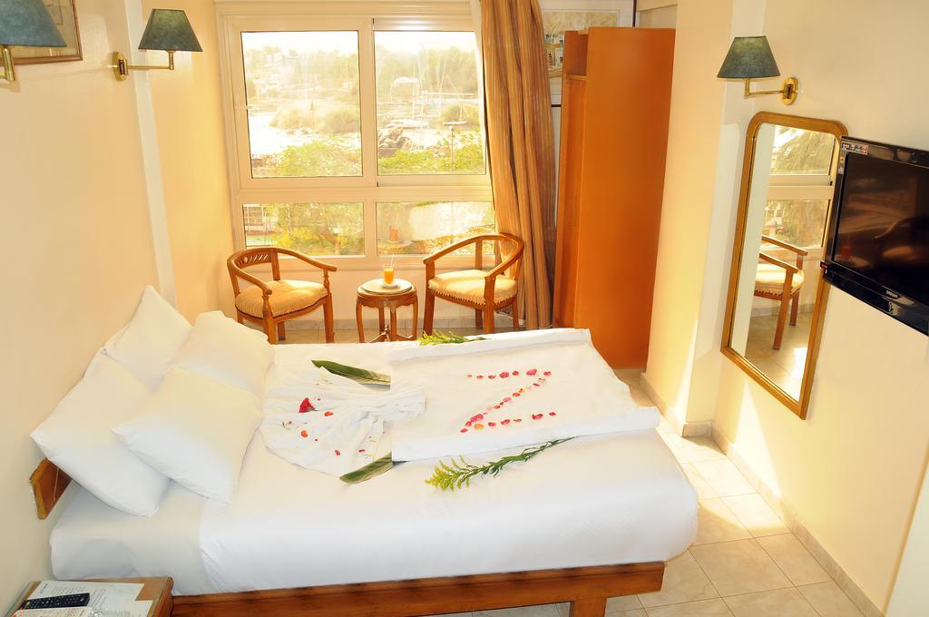 Nile Hotel Aswan Exterior foto
