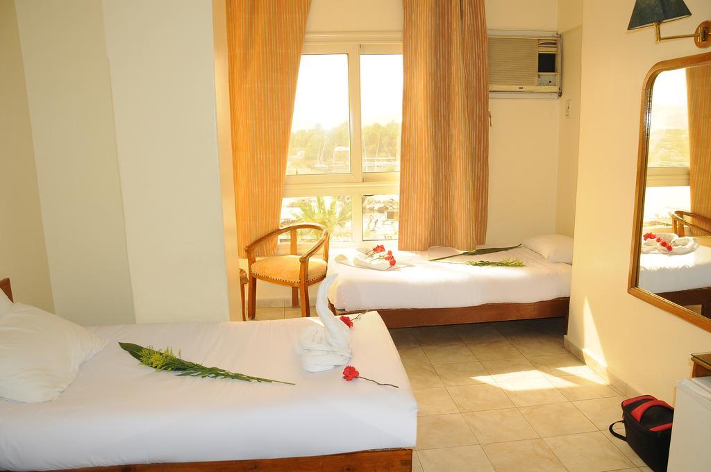 Nile Hotel Aswan Exterior foto
